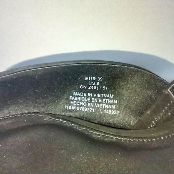 H&M New in Box genuine suede pointy toe flats - Picture 2 of 6